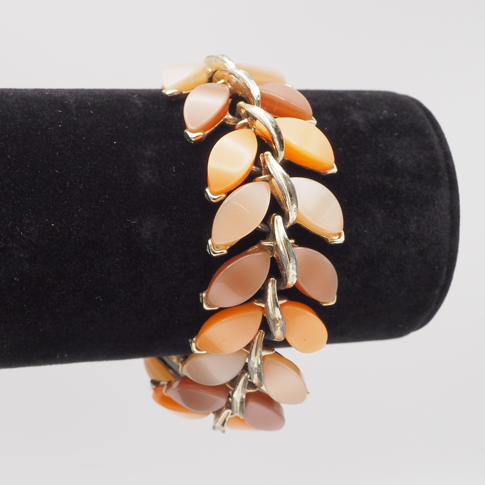 Kramer Bracelet 7 Neutral Tan Marquise Thermoset Moonglow Gold Tone Vintage MCM